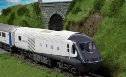 Hornby OO Platinum Jubilee Of HM Queen Elizabeth II HST Diesel Train Pack -Hornby Express Outlet Store HOR R30215 2