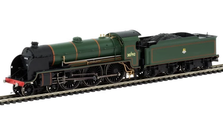 Hornby OO BR 4-6-0 Sir Hervis De Revel N15 King Arthur Class 3 Hornby OO BR 4-6-0 Sir Hervis De Revel N15 King Arthur Class - Image 3