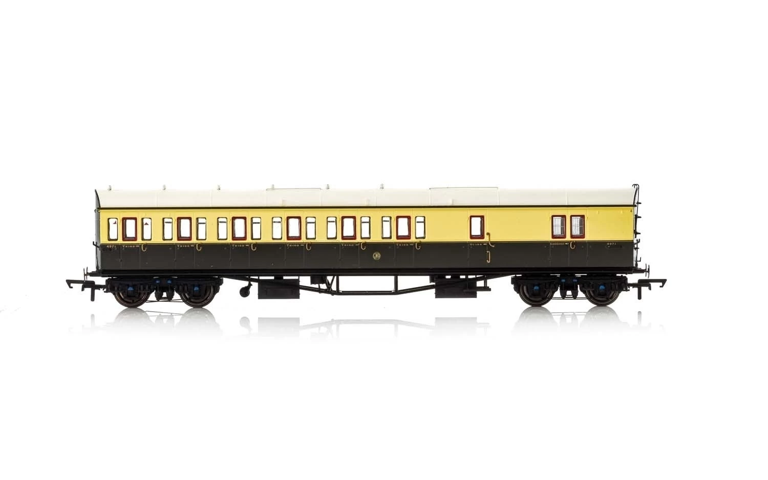 Hornby R4876 OO Great Western Railway Collett Bow Six Compartment Coach #4971 1 Hornby R4876 OO Great Western Railway Collett Bow Six Compartment Coach #4971