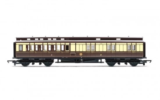 Hornby R4900 OO GWR D29 'Clerestory' Corridor Brake Third Era 2 Coach #3357 1 Hornby R4900 OO GWR D29 'Clerestory' Corridor Brake Third Era 2 Coach #3357