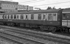 Hornby R4973 BR(M), Mk1 RB(R), M1712 – Era 7